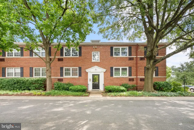 $2,250 | 4402 North Pershing Drive, Unit 1, Arlington, VA 22203