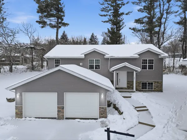 $419,900 | 330 Waite Lane, Platteville, WI 53818