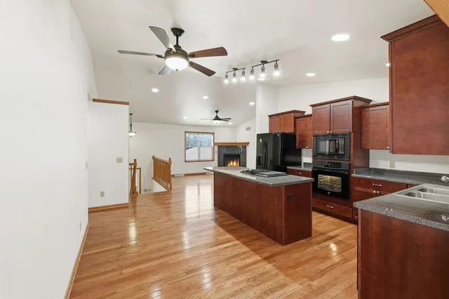 $430,000 | 330 Waite Lane, Platteville, WI 53818