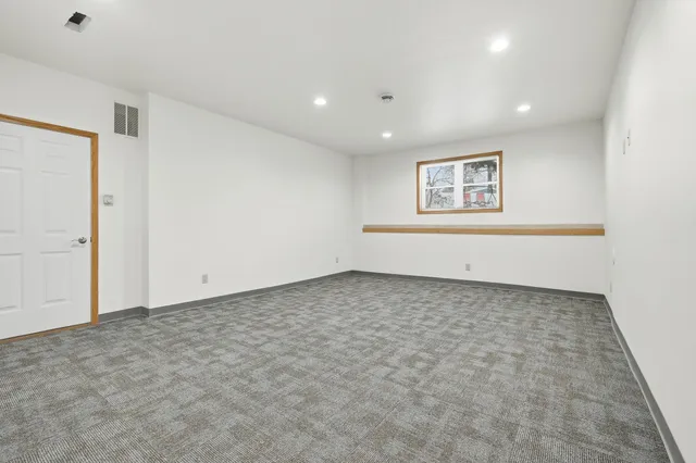 $430,000 | 330 Waite Lane, Platteville, WI 53818