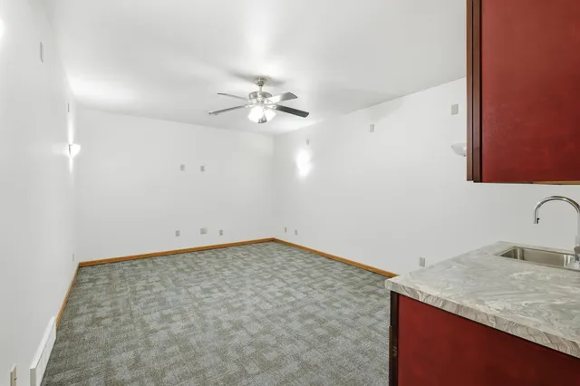 $430,000 | 330 Waite Lane, Platteville, WI 53818