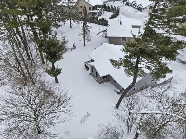 $430,000 | 330 Waite Lane, Platteville, WI 53818