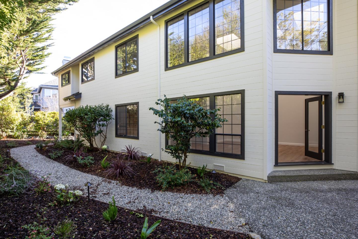 11 Fairway Place Half Moon Bay, CA 94019 - Photo 11 of 42 a front view of a house with garden