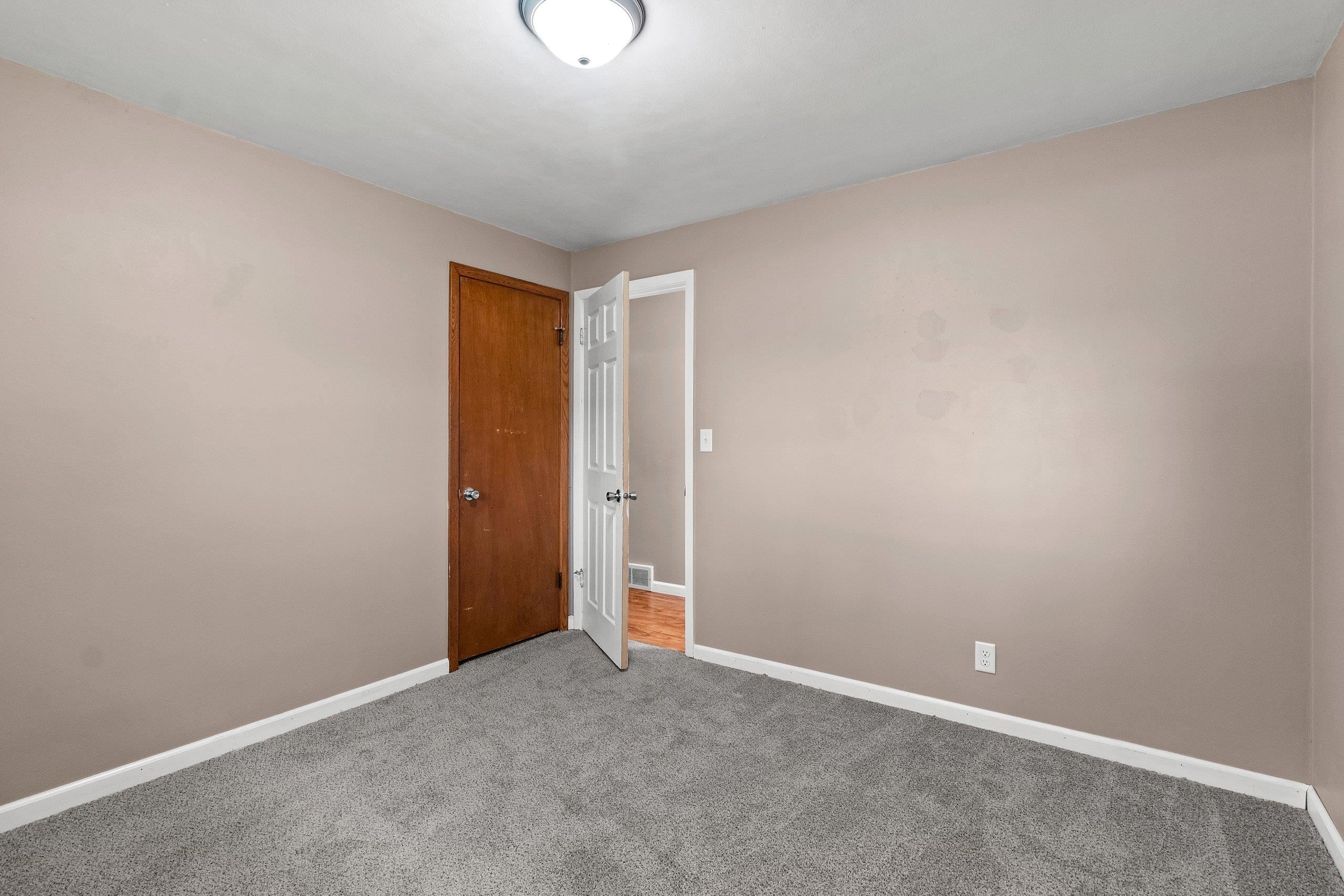 1502 South Van Dyke Road Appleton, WI 54914 - Photo 21 of 53