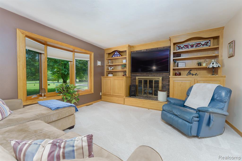 7361 West Allen Road Fowlerville, MI 48836 - Photo 5 of 44
