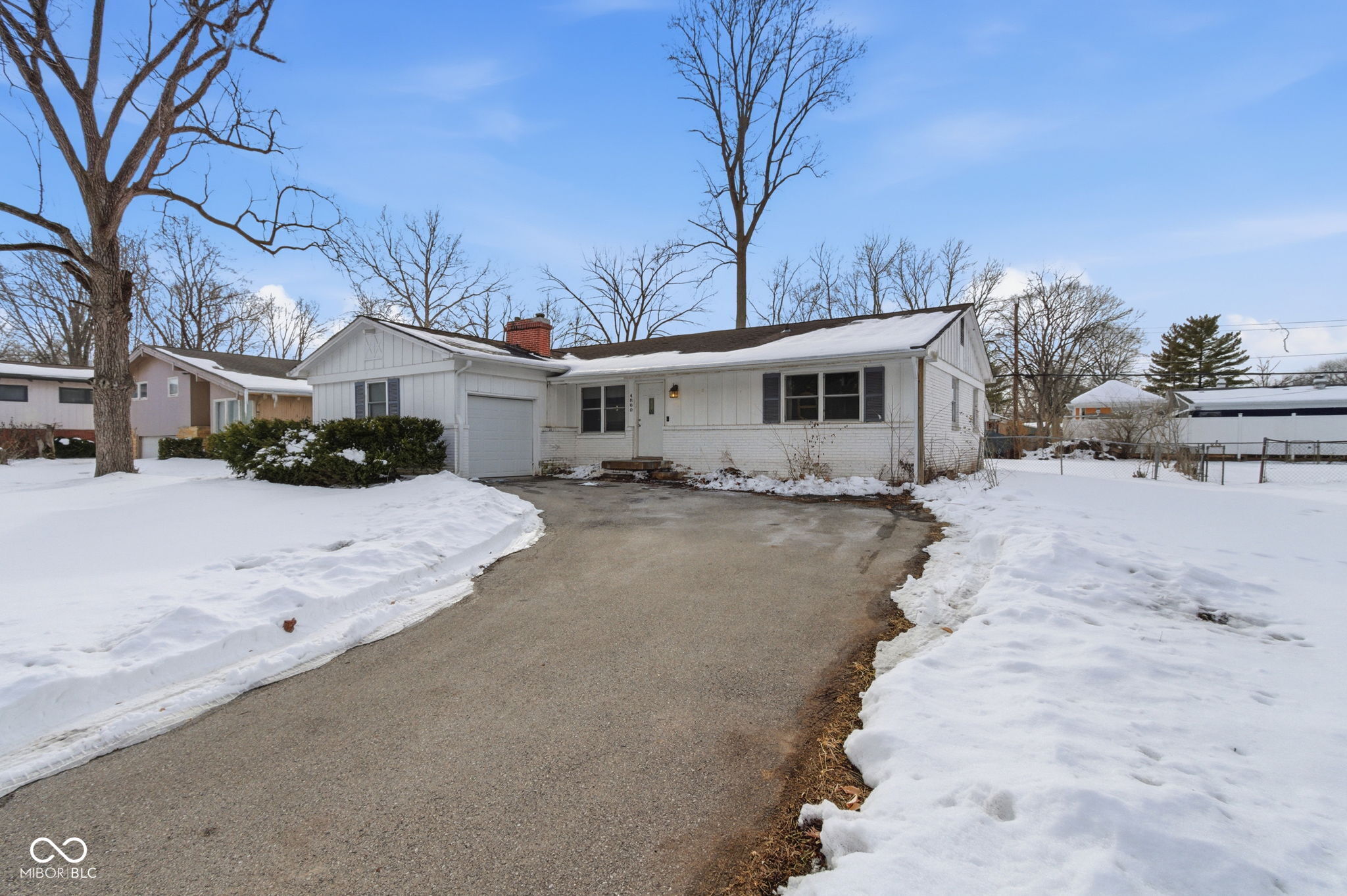 4880 Victoria Road Indianapolis, IN 46228 - Photo 2 of 37