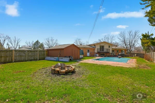 $414,900 | 20W260 Meadow Lane, Lemont, IL 60439