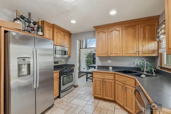 $414,900 | 20W260 Meadow Lane, Lemont, IL 60439