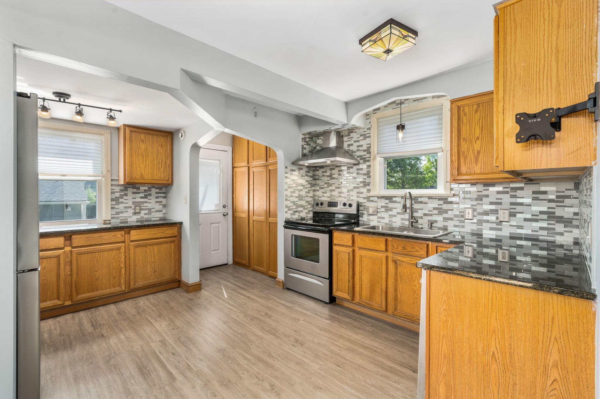 580 Salisbury Road Columbus, OH 43204 - Photo 7 of 43 Kitchen