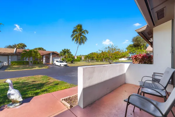 $250,000 | 15979 Forsythia Circle, Delray Beach, FL 33484