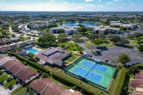 $250,000 | 15979 Forsythia Circle, Delray Beach, FL 33484
