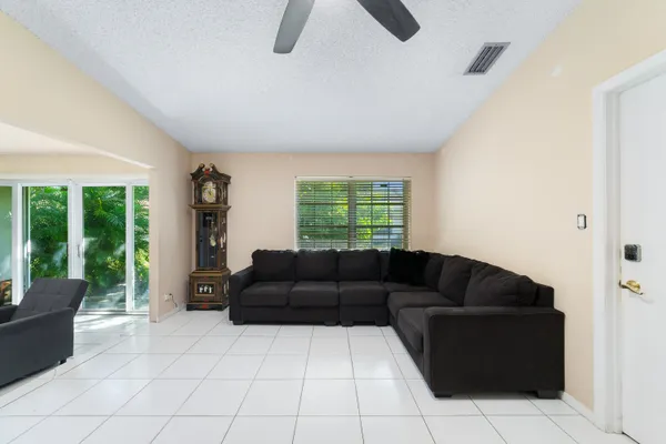 $250,000 | 15979 Forsythia Circle, Delray Beach, FL 33484