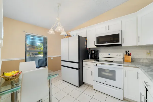 $250,000 | 15979 Forsythia Circle, Delray Beach, FL 33484