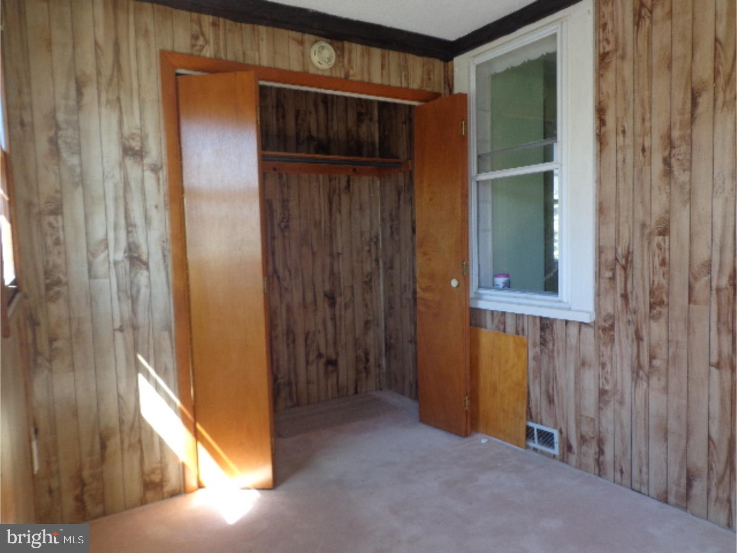 425 Summit Avenue Reading, PA 19607 - Photo 3 of 15