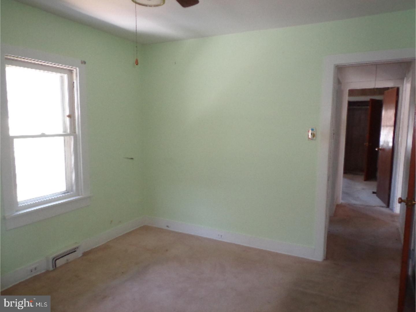 425 Summit Avenue Reading, PA 19607 - Photo 8 of 15