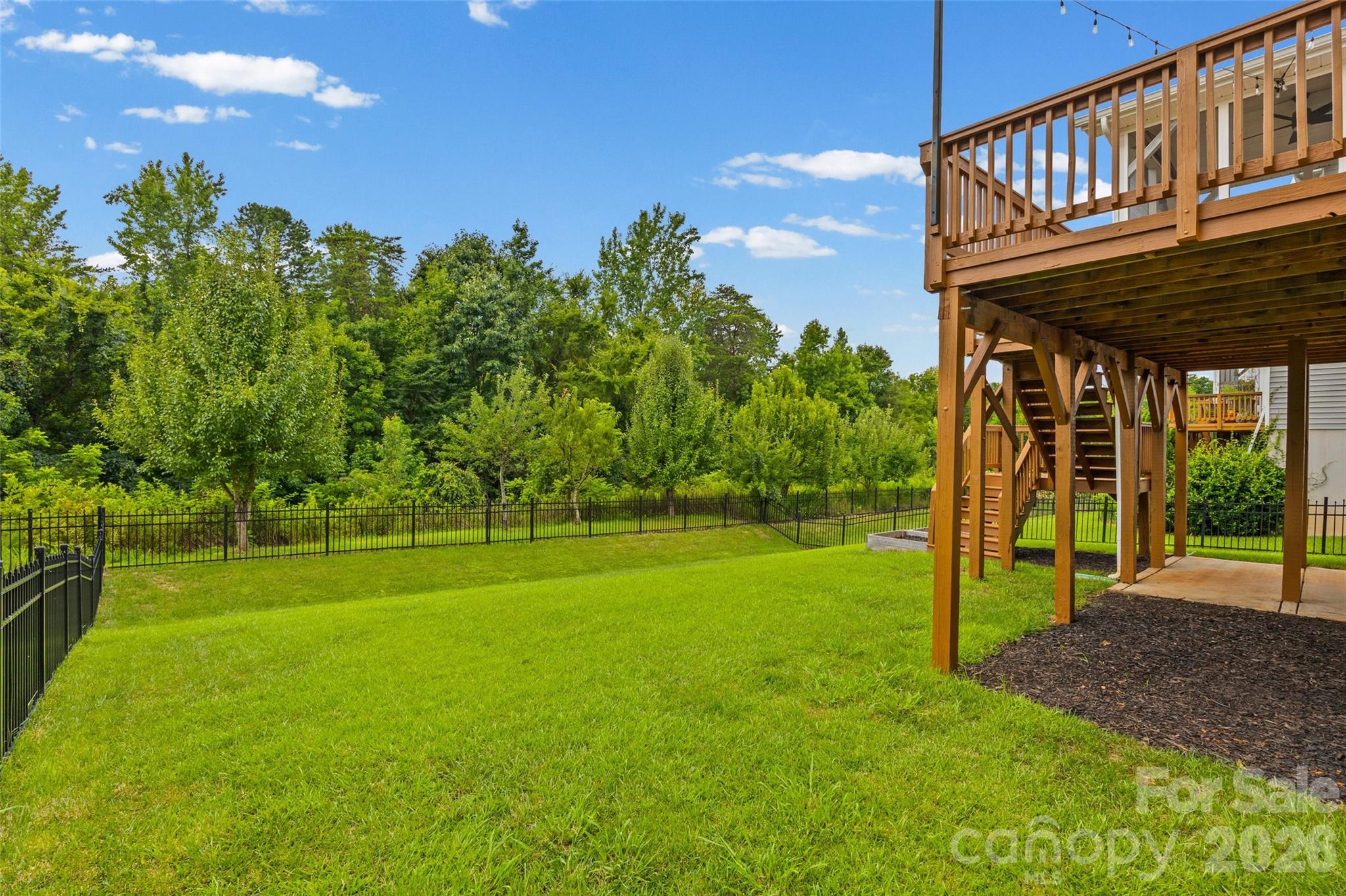 9233 Inverness Bay Road Charlotte, NC 28278 - Photo 43 of 48 Gallery Image 43
