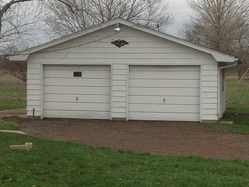 10242 Edgewood Road Brownsburg, IN 46112 - Photo 17 of 20 Gallery Image 17