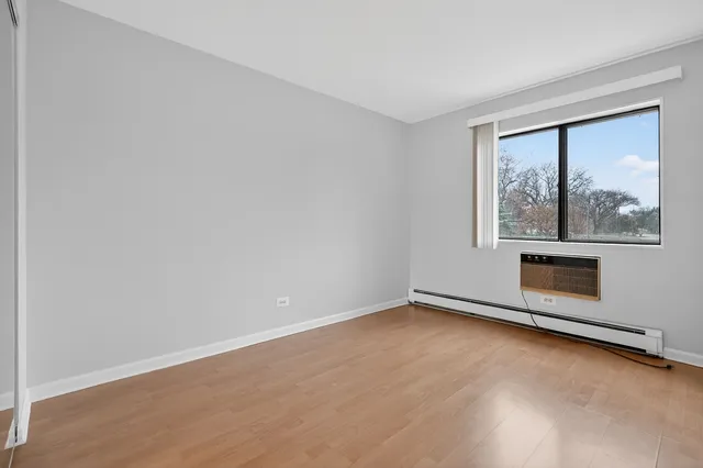 $199,000 | 6670 South Brainard Avenue, Unit 209, Countryside, IL 60525