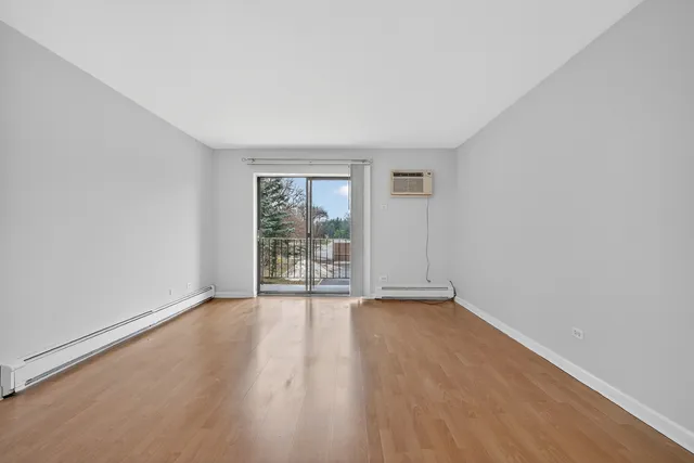 $199,000 | 6670 South Brainard Avenue, Unit 209, Countryside, IL 60525