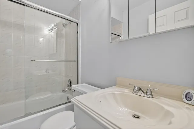 $199,000 | 6670 South Brainard Avenue, Unit 209, Countryside, IL 60525