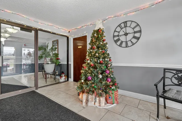 $199,000 | 6670 South Brainard Avenue, Unit 209, Countryside, IL 60525