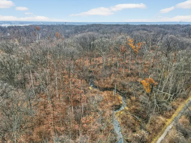 $199,000 | 6670 South Brainard Avenue, Unit 209, Countryside, IL 60525