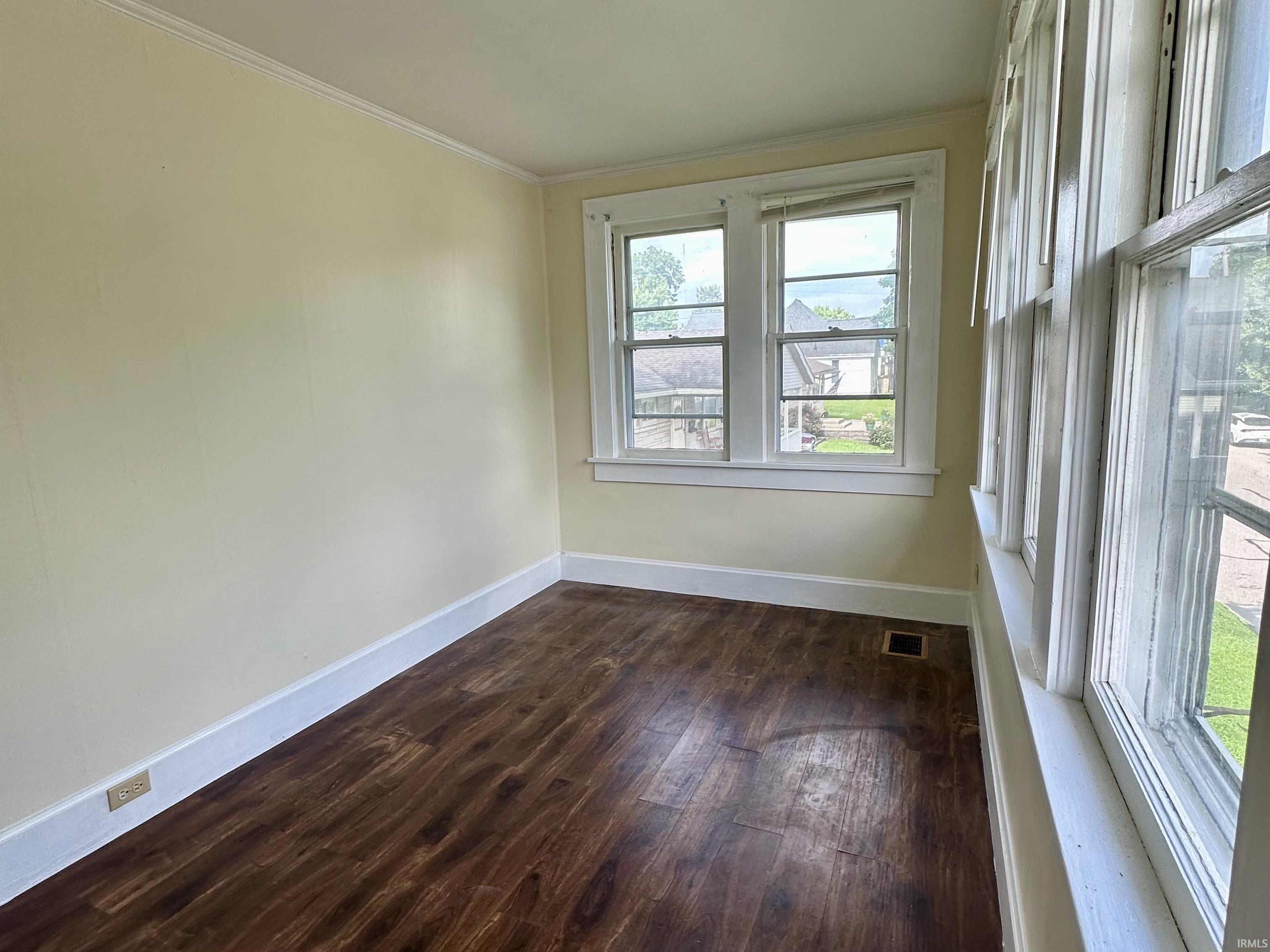 2019 13th Street Bedford, IN 47421 - Photo 4 of 12