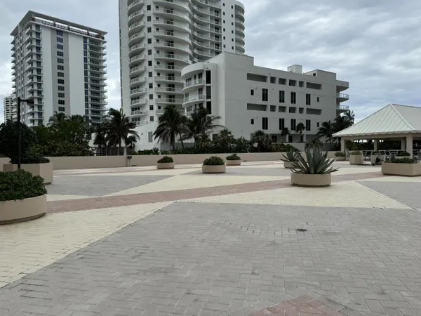 $3,750 | 4200 North Ocean Drive, Unit 21101, Singer Island, FL 33404