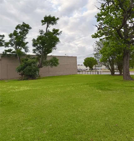 $79,999 | 221 East Brazos Avenue, West Columbia, TX 77486