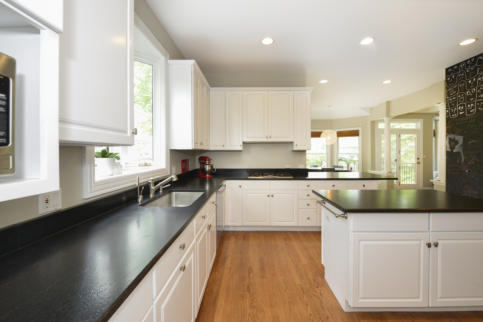 1027 Spruce Street Winnetka, IL 60093 - Photo 12 of 35