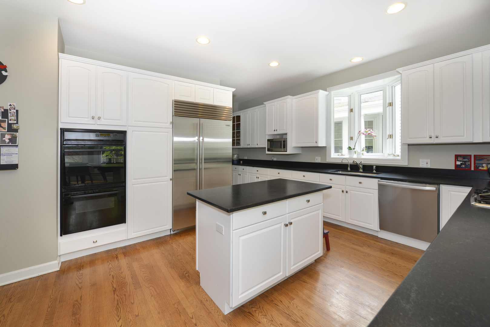 1027 Spruce Street Winnetka, IL 60093 - Photo 8 of 35
