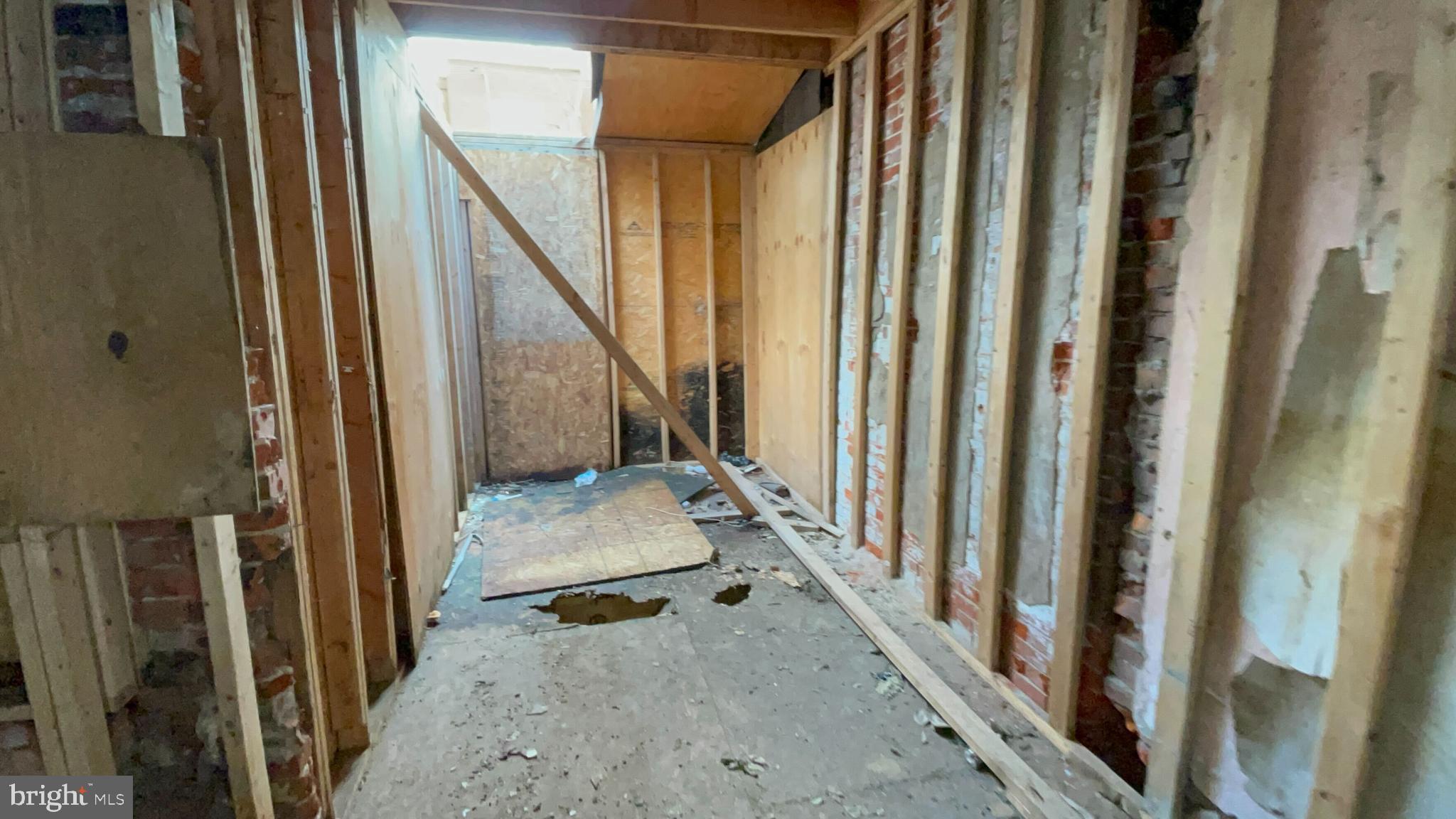 2085 East Clementine Street Philadelphia, PA 19134 - Photo 5 of 12 Gallery Image 5