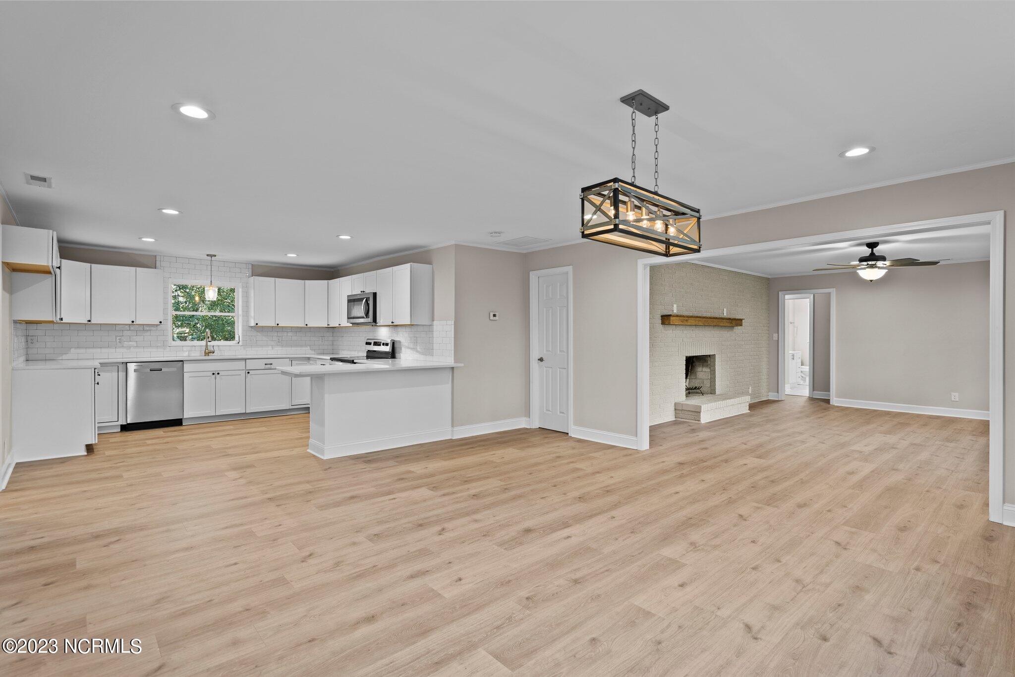 509 Clover Road Wilmington, NC 28405 - Photo 3 of 44 37-web-or-mls-DSC07800