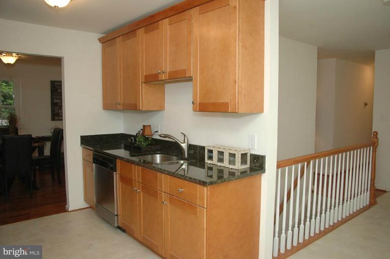 16917 Longdraft Road Gaithersburg, MD 20878 - Photo 19 of 23 Kitchen