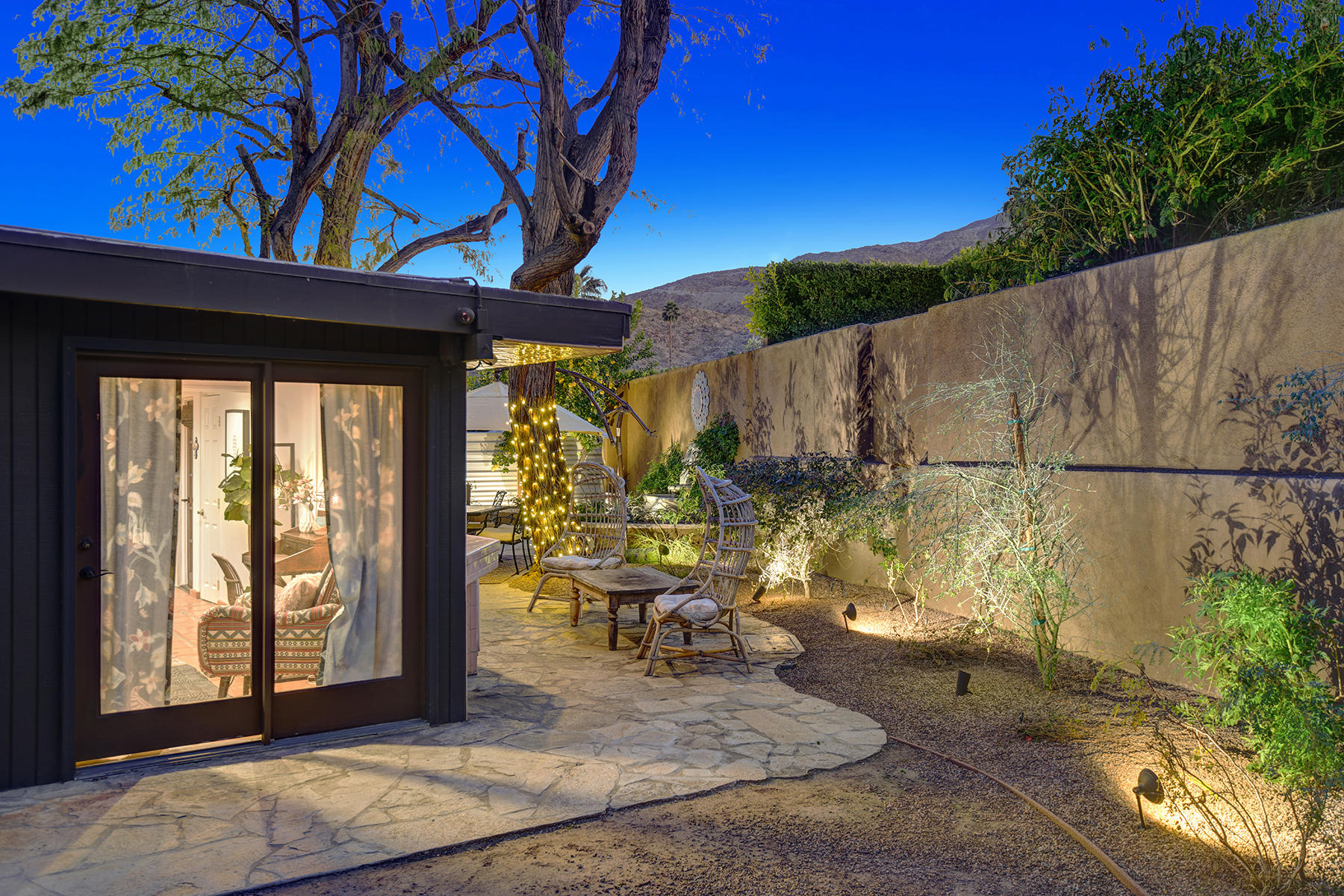 71677 Tunis Road Rancho Mirage, CA 92270 - Photo 32 of 37 a view of a porch