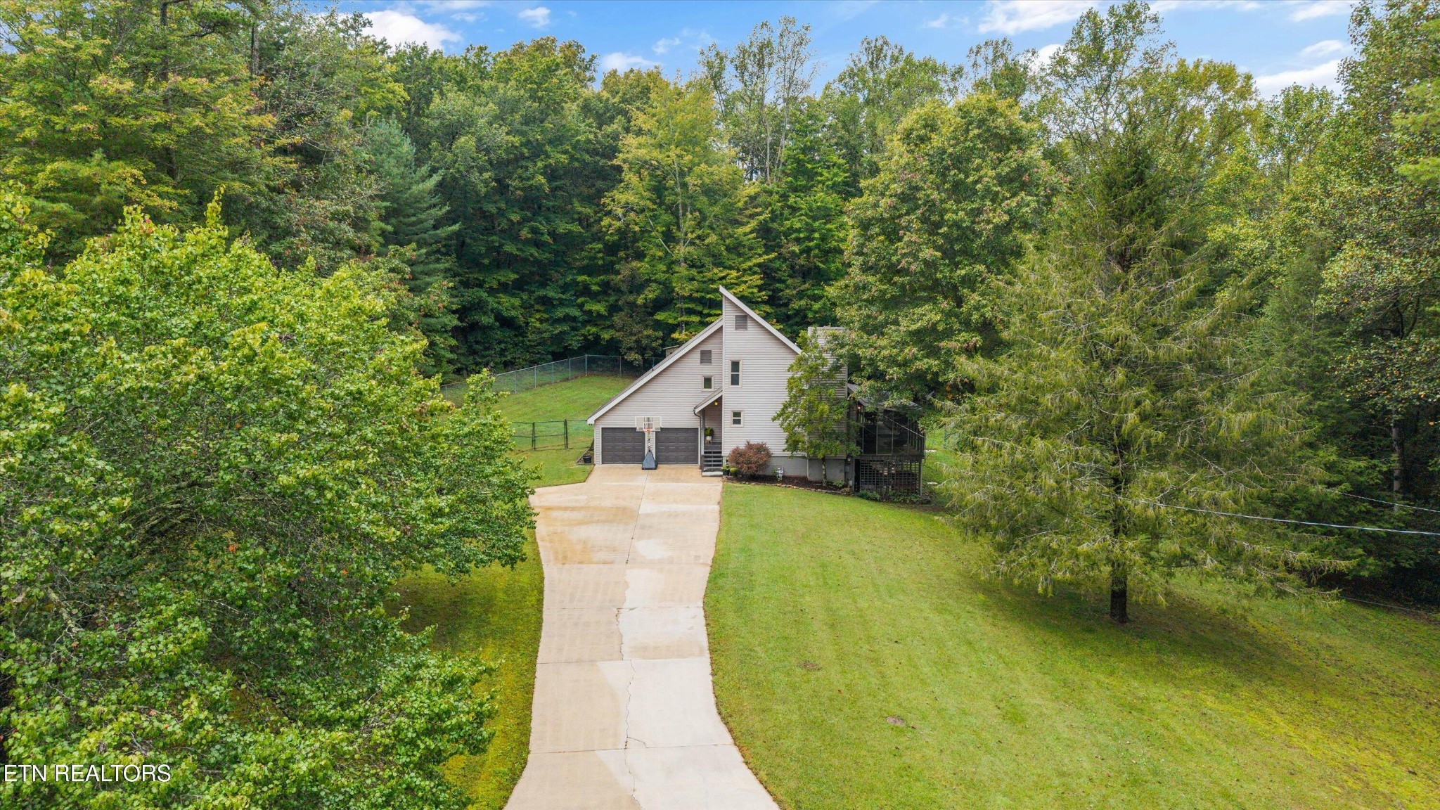 484 HC Smith Drive Oneida, TN 37841 - Photo 3 of 35 a house view with a outdoor space