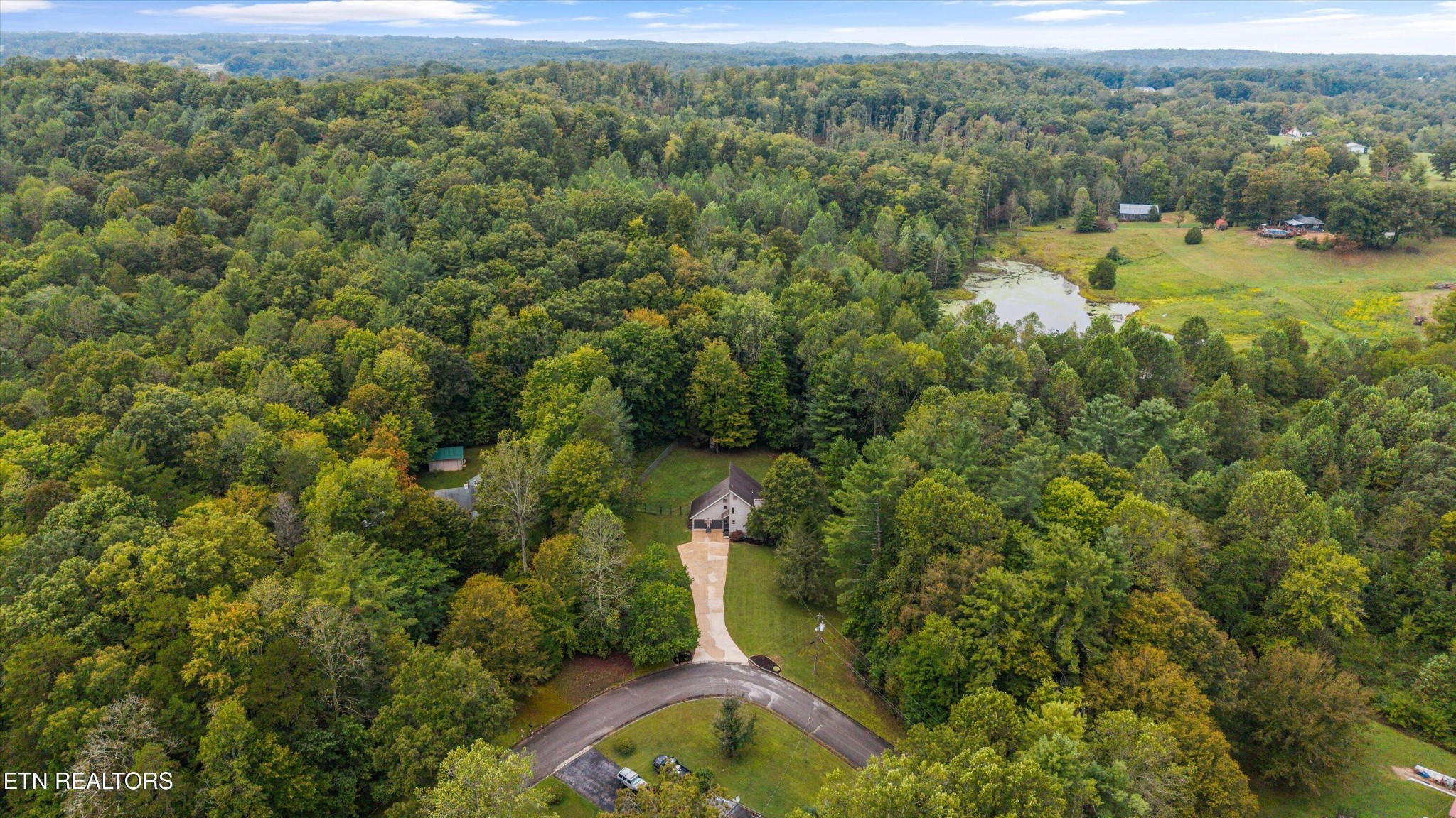 484 HC Smith Drive Oneida, TN 37841 - Photo 4 of 35 a view of outdoor space and garden
