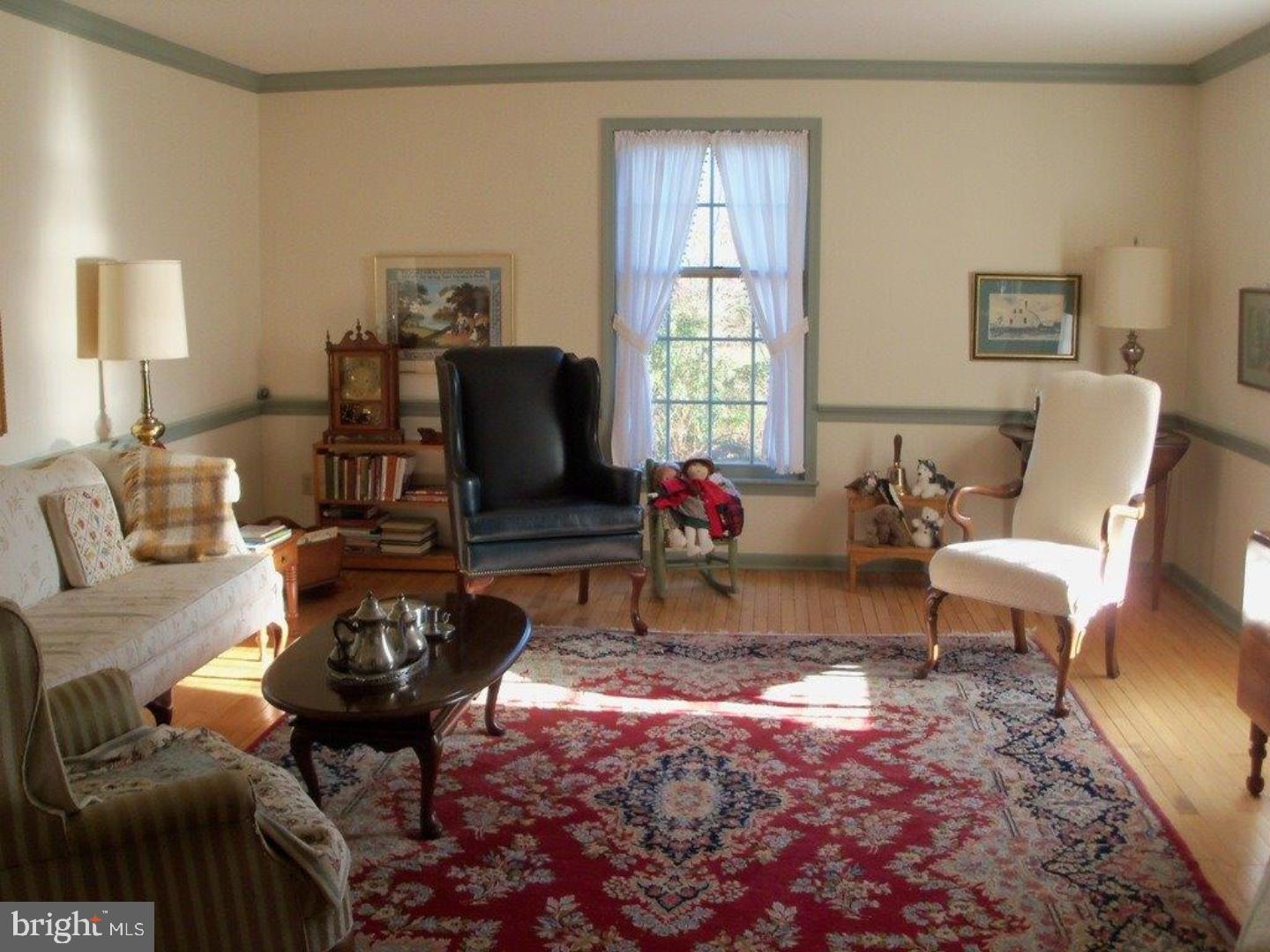 685 Godshall Road Telford, PA 18969 - Photo 7 of 25 Living Room