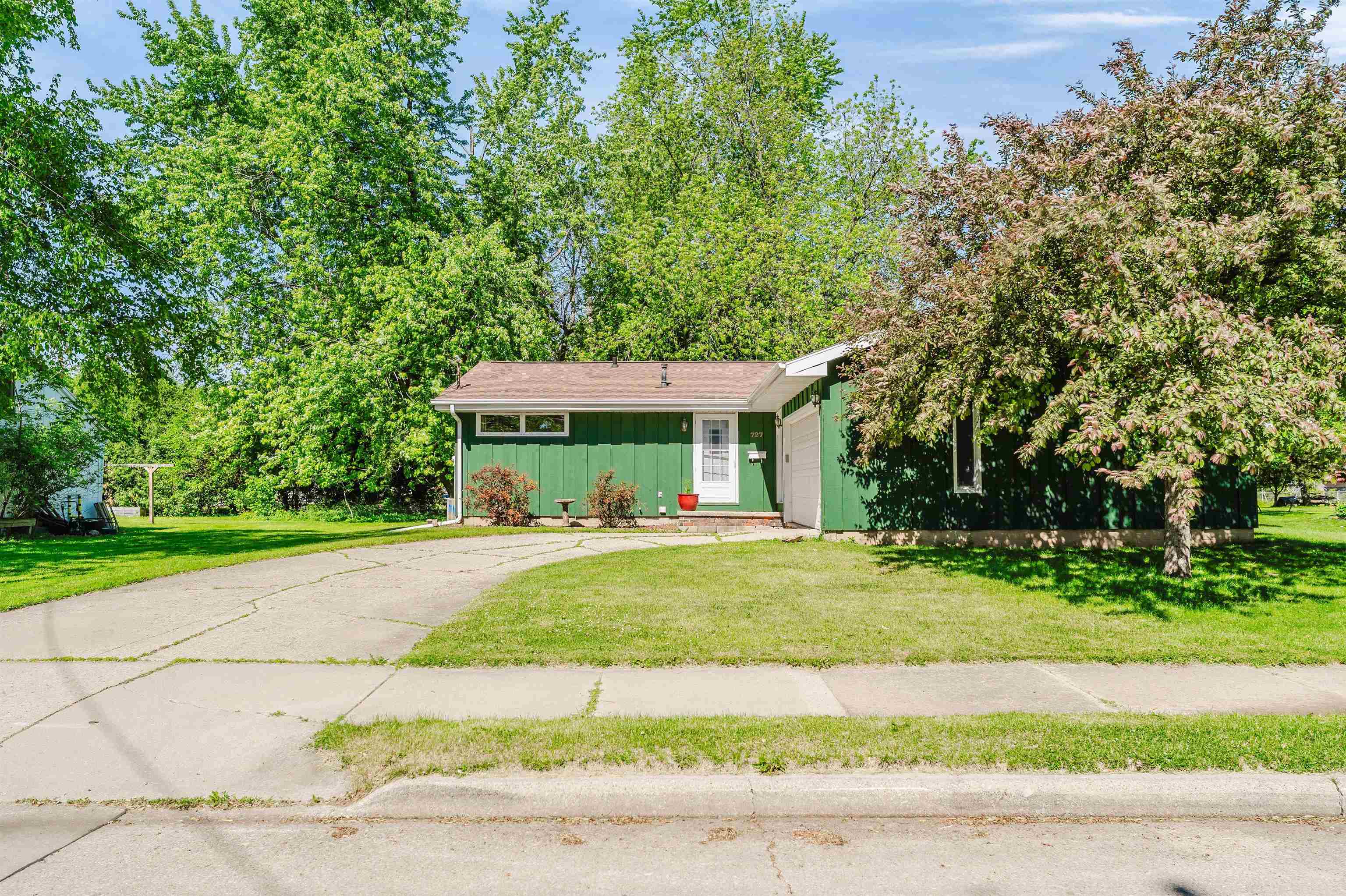 727 South Telulah Avenue Appleton, WI 54915 - Photo 2 of 33