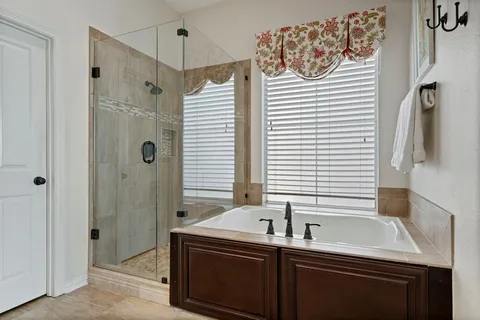 $850,000 | 7944 Glade Hill Court, Dallas, TX 75218