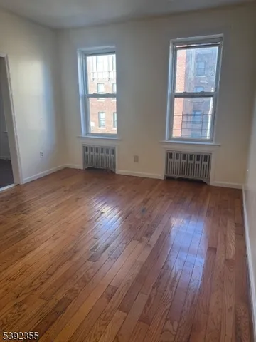 $1,400 | 741 Clinton Avenue, Unit C7, Newark, NJ 07108