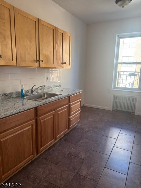 741 Clinton Avenue, Unit C7 Newark, NJ 07108 - Photo 4 of 7