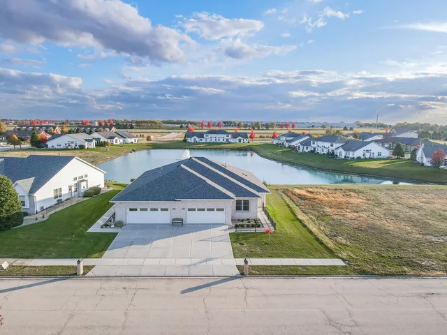 $359,900 | 485 Eagles Landing Drive, Manteno, IL 60950