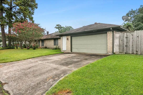 $269,500 | 1195 Chatwood Drive, Beaumont, TX 77706