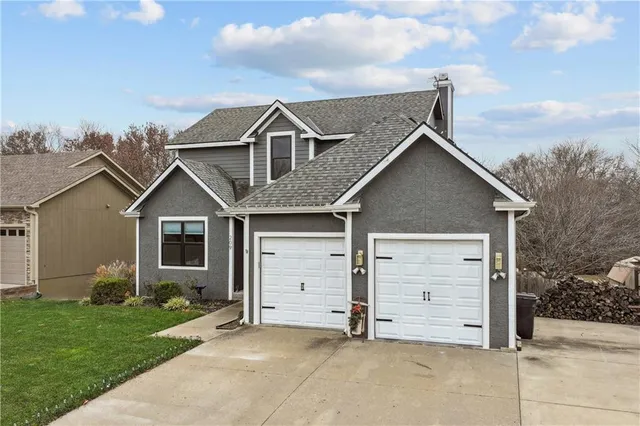 $390,000 | 209 Hillside Drive, Baldwin City, KS 66006