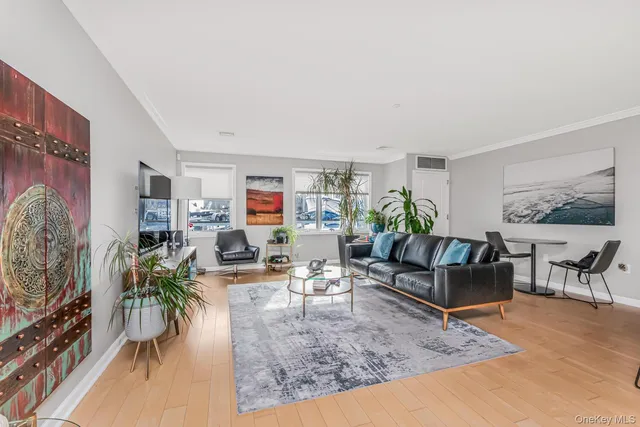 $599,000 | 1490 Outlook Avenue, Unit 1D | Spencer Estates