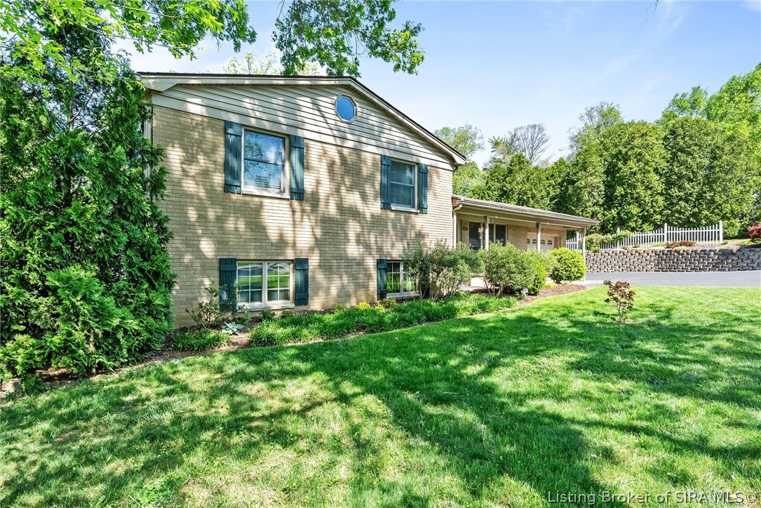 4013 Scenic Valley Road Floyds Knobs, IN 47119 - Photo 12 of 53