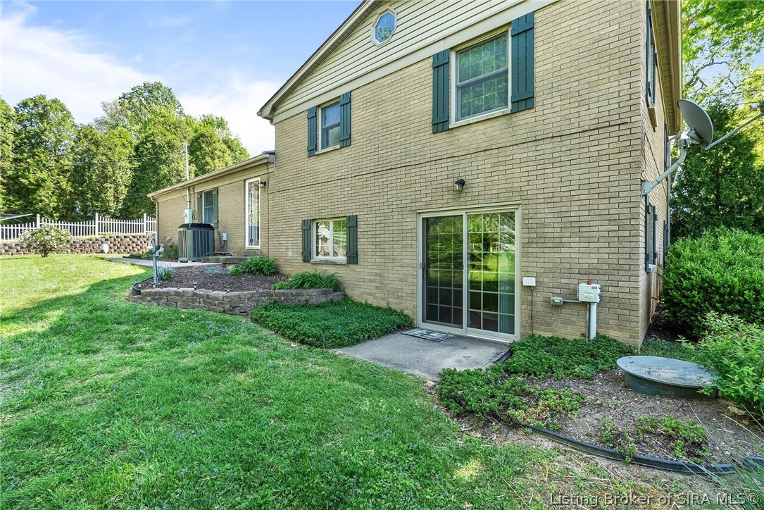 4013 Scenic Valley Road Floyds Knobs, IN 47119 - Photo 13 of 53