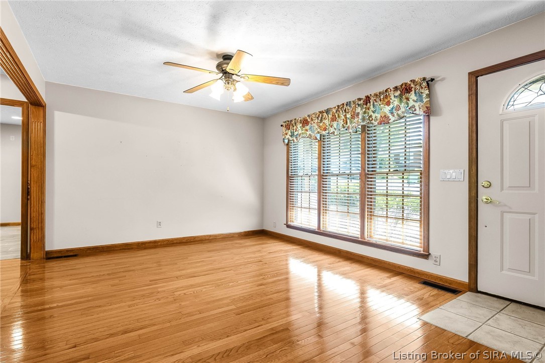 4013 Scenic Valley Road Floyds Knobs, IN 47119 - Photo 14 of 53