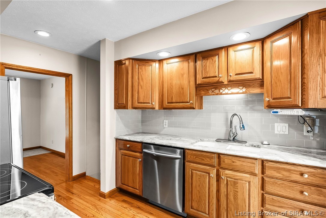 4013 Scenic Valley Road Floyds Knobs, IN 47119 - Photo 19 of 53